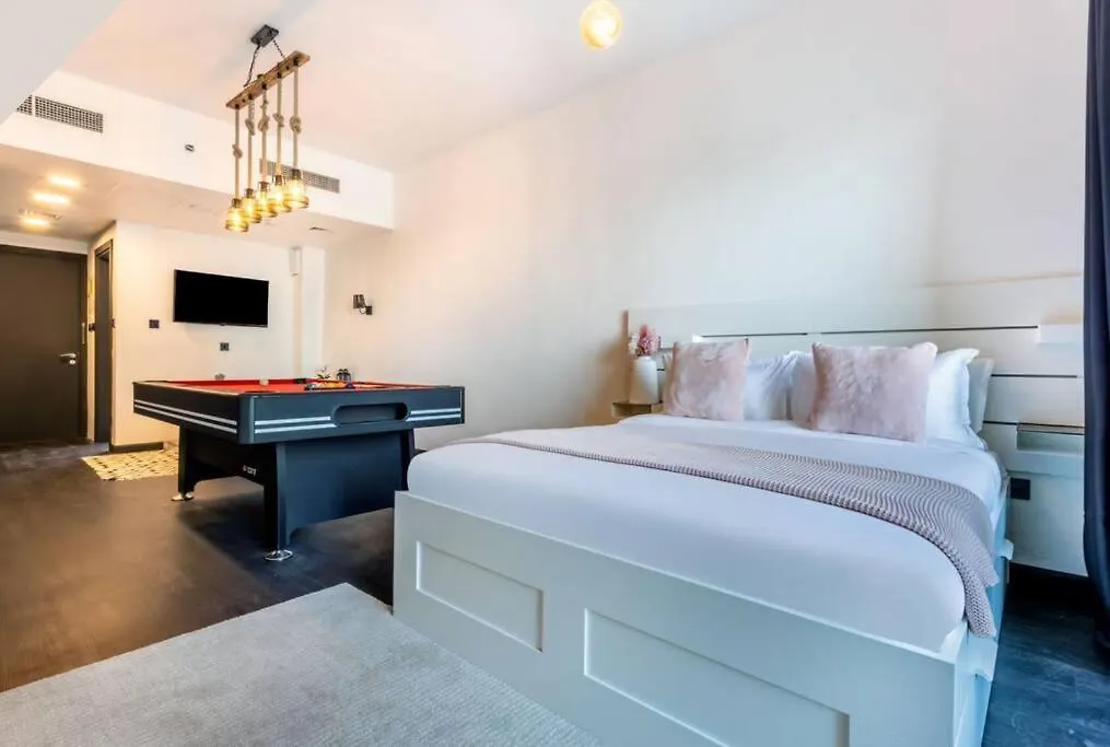 두바이 Unique Studio With Jacuzzi 아파트